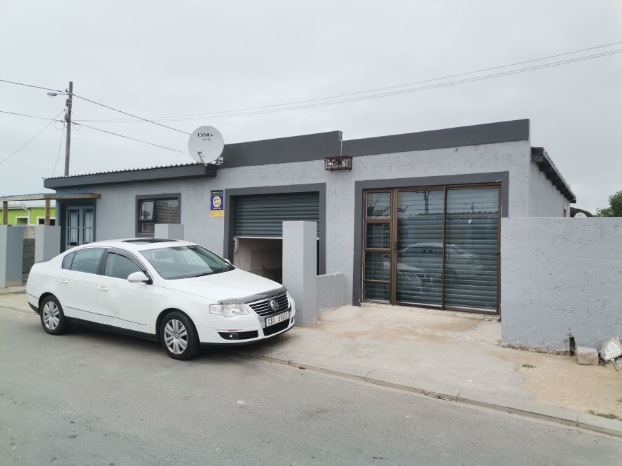 3 Bedroom Property for Sale in Kwanonqaba Western Cape